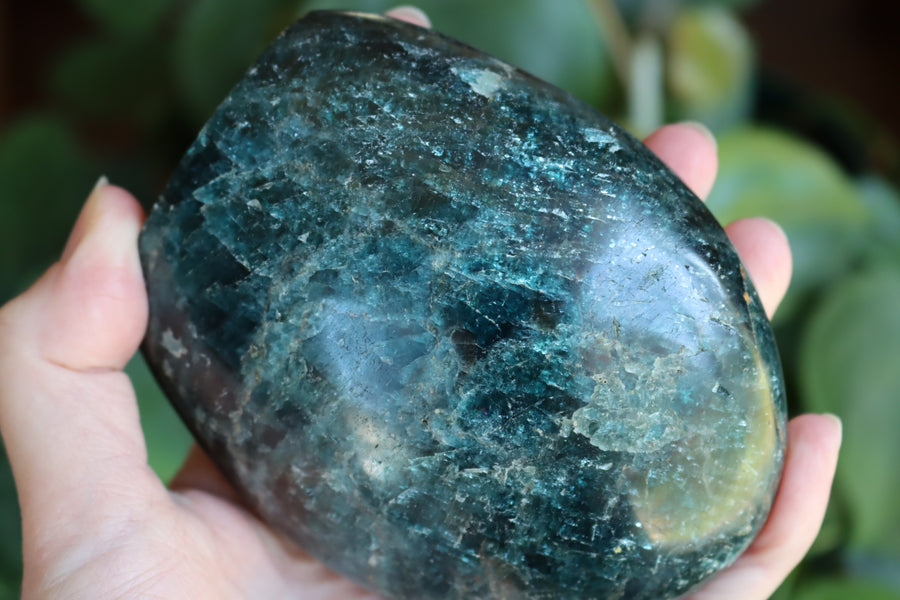 Green apatite free form 8 new